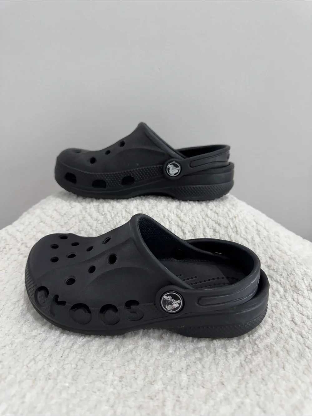 Crocs Kids Black Comfort Clogs - Classic Slip-On Sz 12